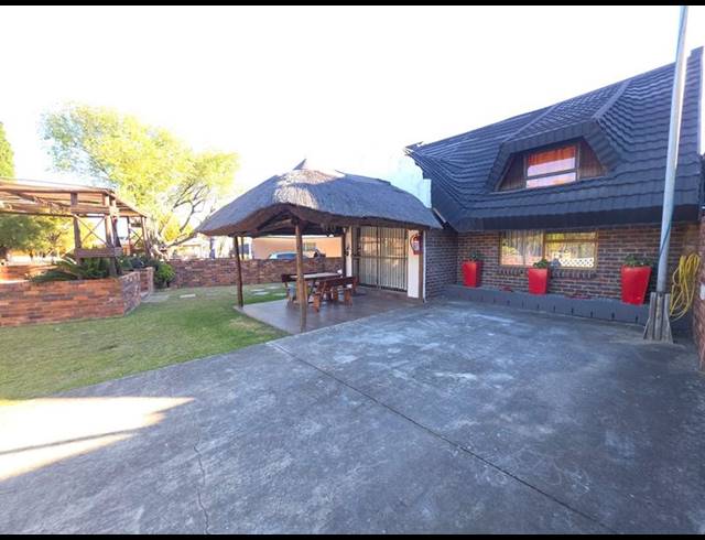 4 BEDROOM HOUSE FOR SALE IN MISTY BAY